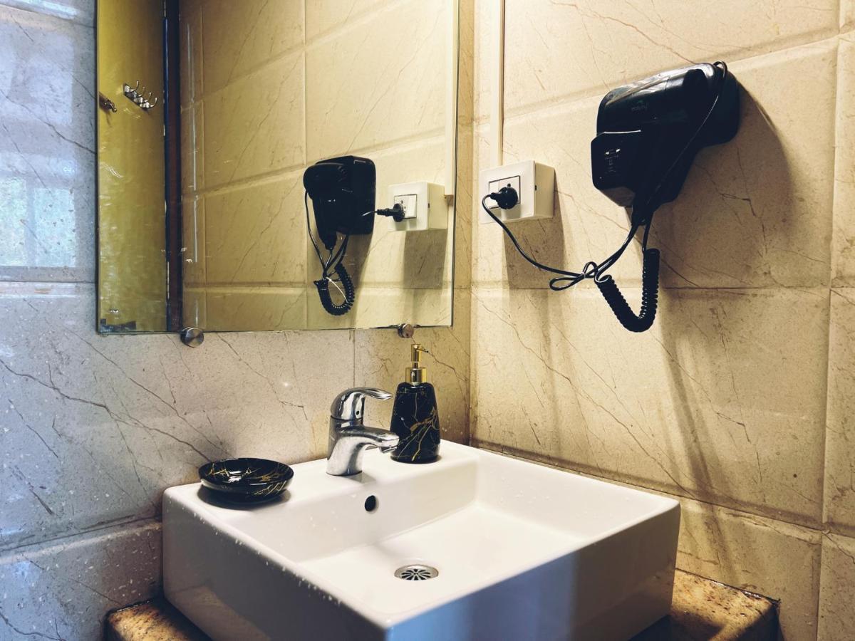 Luxurious Nirvana Apartments 바가토르 외부 사진